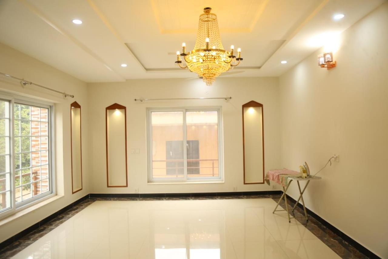 Bed and Breakfast Grand Royal Islamabad Exterior foto
